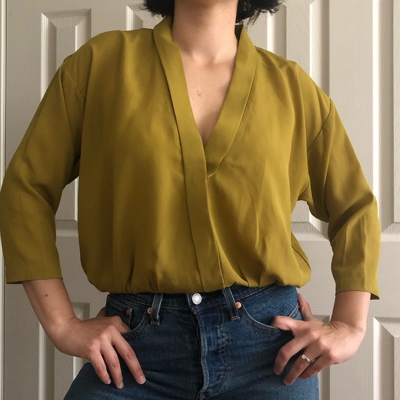 Mustard 3/4 sleeve top - Picture 1 of 4